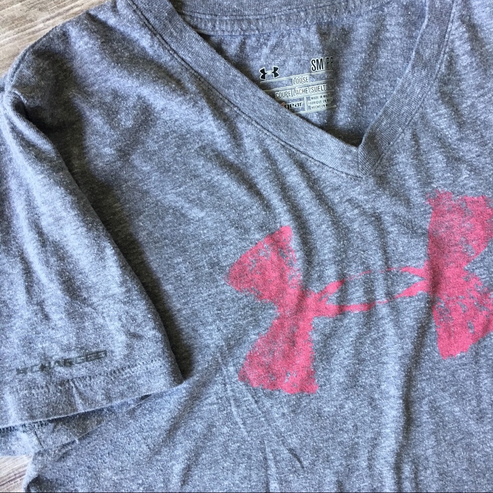 UA heatgear tee shirt heathered gray and pink